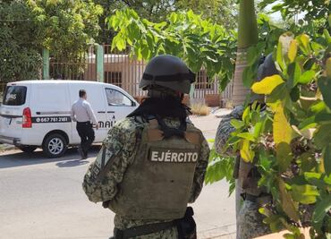 Abandonan cuerpo frente a preparatoria en Culiacán; tenía impactos de bala